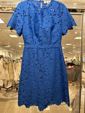 Diane Von Furstenberg Floral Eyelet Short Sleeve Dress/back slit.. in Royal Blue